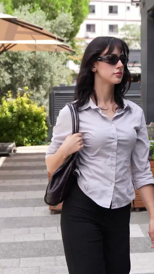 Bir üyenin WOM Sports Club'daki günü: salona geliş ve makinelerde antrenman